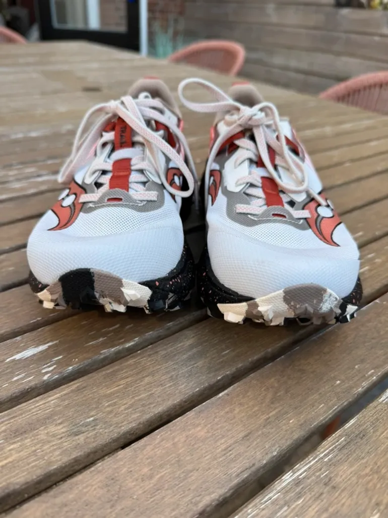 Used Saucony Endorphin Edge Carbitex bike — image 3 of 6
