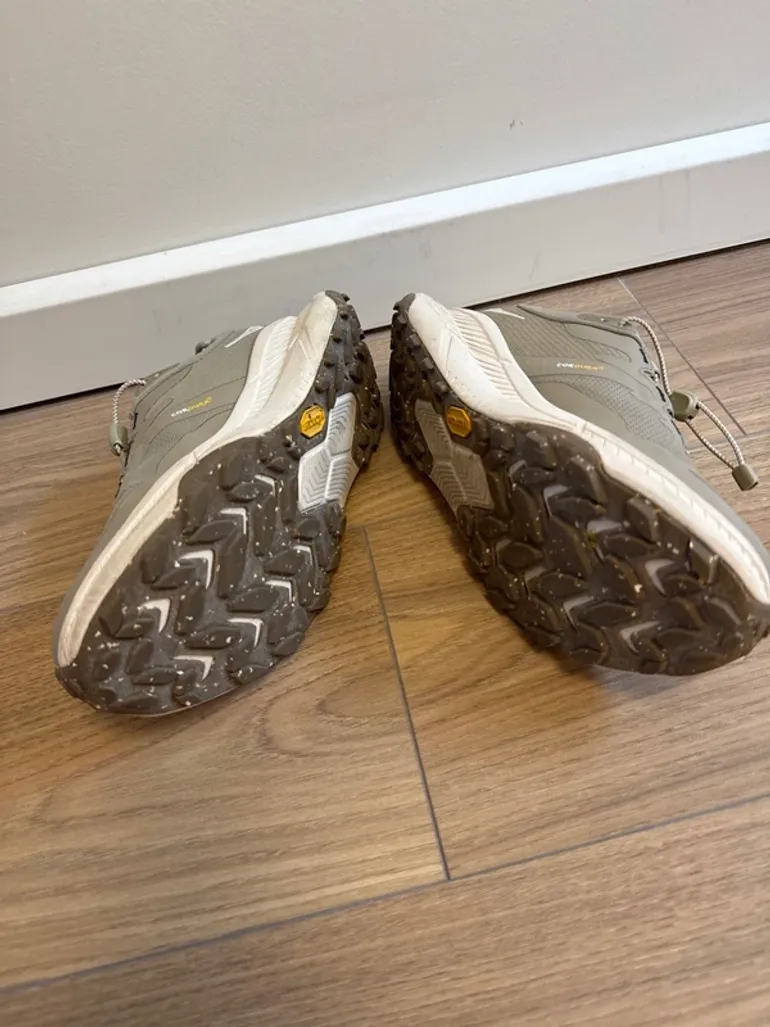 Used Hoka Transport Gore-Tex bike — image 3 of 5