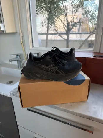 Asics Nova blast 4 bike usato — immagine 2 di 9