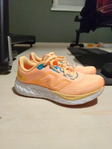 Used New Balance Baskets Running Shoes