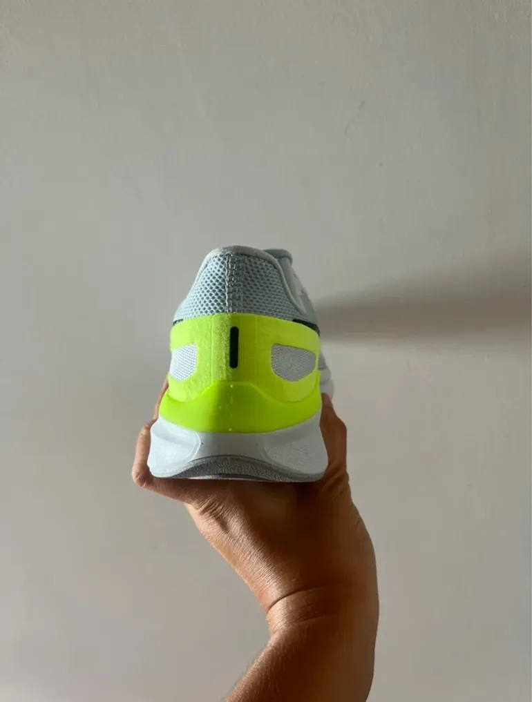 Used Nike Air Zoom Structure 25 bike — image 5 of 6