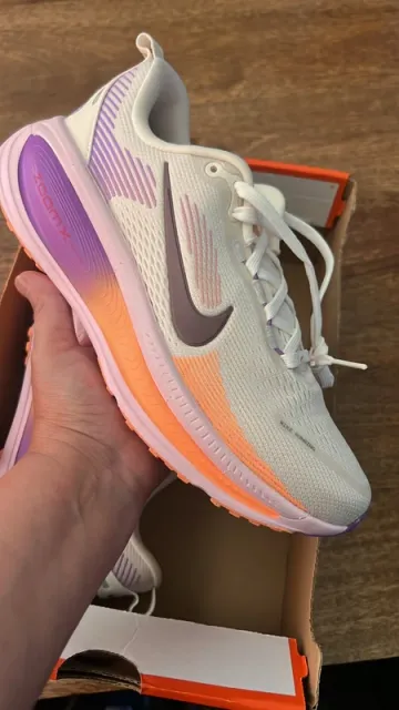 Used Nike Vomero 18 Running Shoes