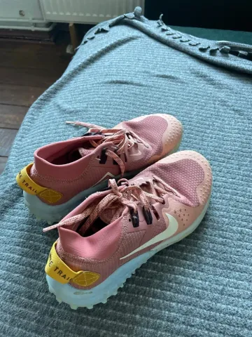 Used Nike Trail Wildhorse 6 Running Shoes