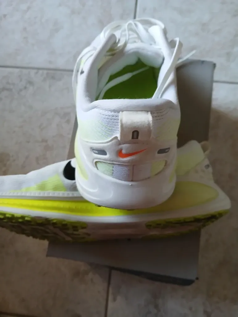 Used Nike Vomero bike — image 3 of 4