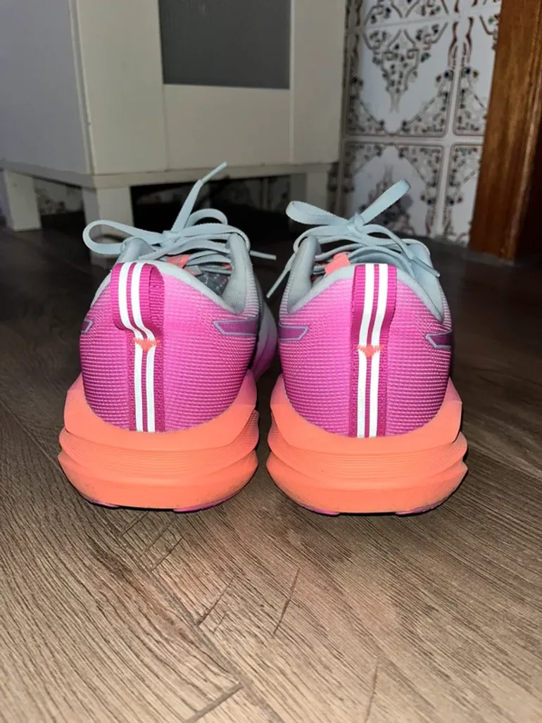 Asics Novablast bike usato — immagine 2 di 7