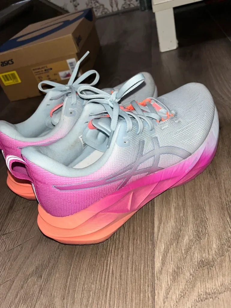 Asics Novablast bike usato — immagine 3 di 7