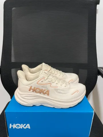 Used Hoka Clifton 10 Running Shoes
