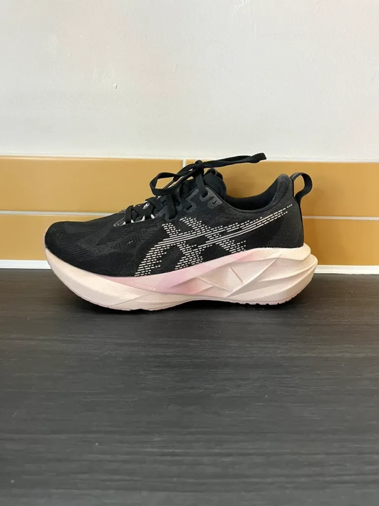 Used Asics Novablast 5 bike — image 9 of 14