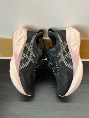 Used Asics Novablast 5 bike — image 3 of 14