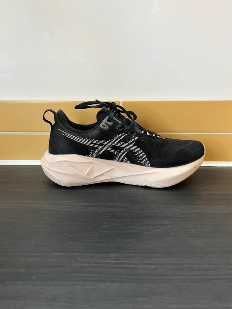 Used Asics Novablast 5 bike — image 10 of 14