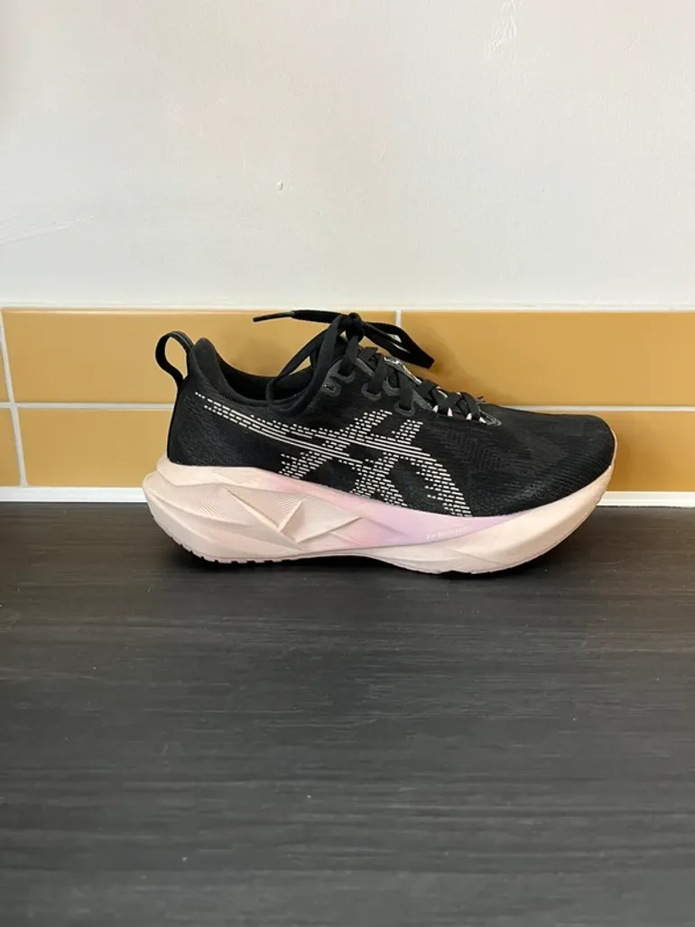 Used Asics Novablast 5 bike — image 7 of 14
