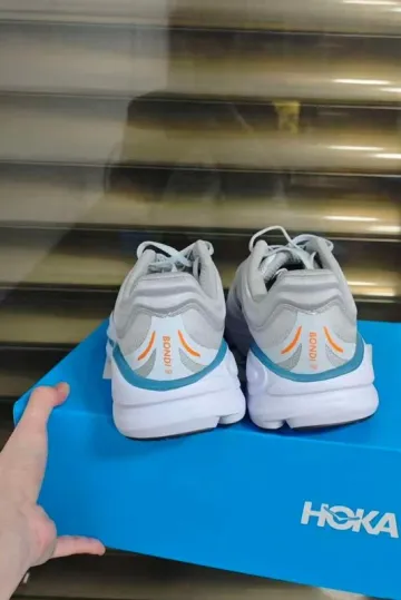 Käytetty Hoka Bondi 9 Running Shoes