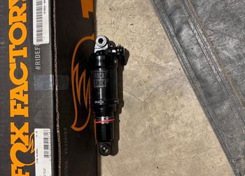 Tweedehands Rock Shox rock monarc 2025 bike — afbeelding 4 van 6