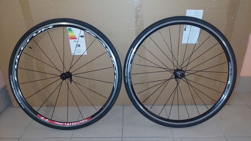 Brugt Dt Swiss Wheelset R470 Rear Wheel and Fulcrum 77 Front Wheel 2022 Wheels