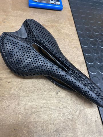 Used selves Carbon Saddle 2026 Saddles & Seatposts