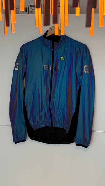Brugt AGU Ale Iridescent Reflective Long Sleeve Jacket 2025 bike — billede 6 af 9