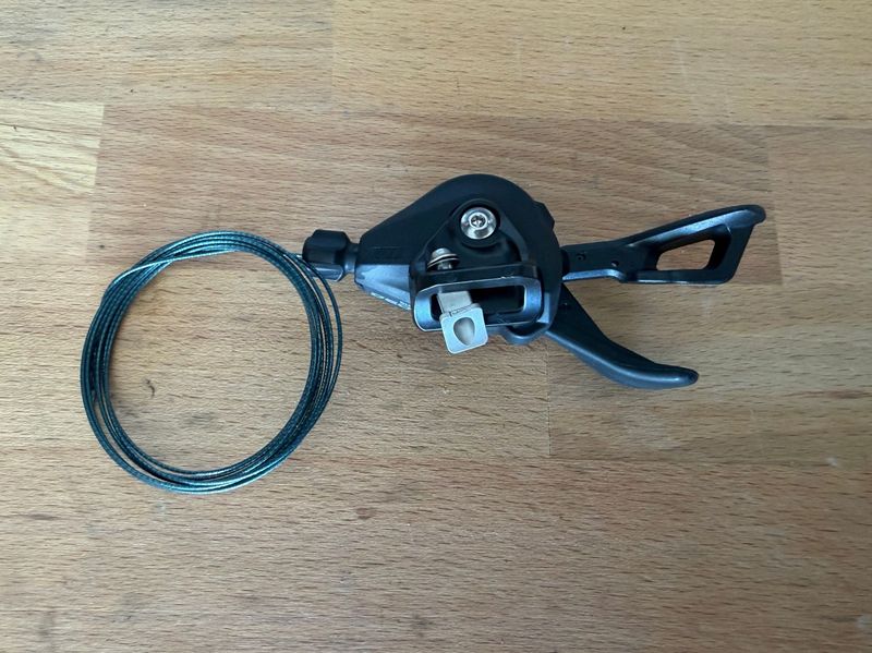 Shimano Deore M5100 I-Spec Trigger Shifter Drivetrain & Pedals usato