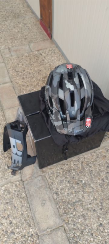 Brugt Bell Super Air R Helmet Mips 2025 bike — billede 9 af 12