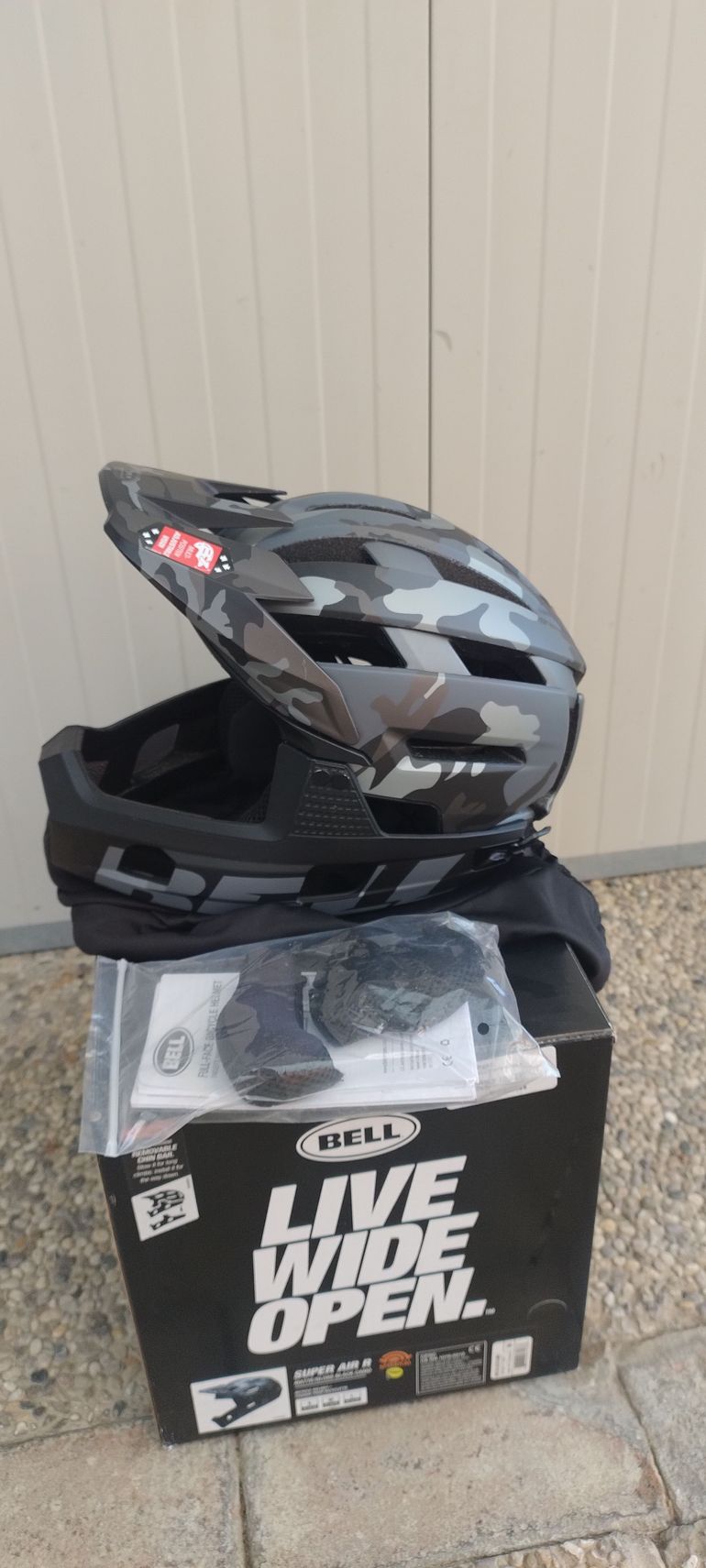 Brugt Bell Super Air R Helmet Mips 2025 bike — billede 4 af 12