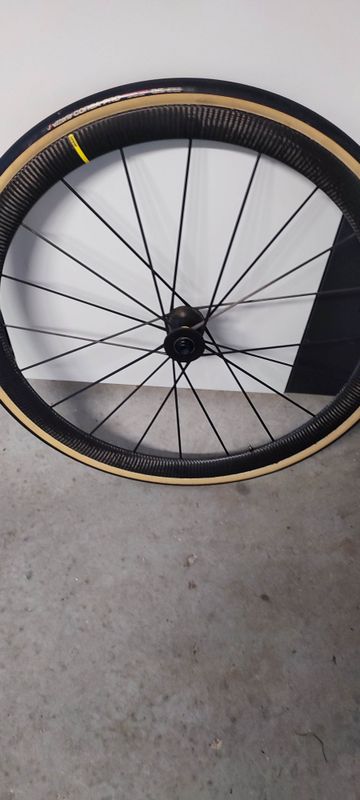 Used Mavic Cosmic Ultimate Disc 40 bike — image 2 of 3