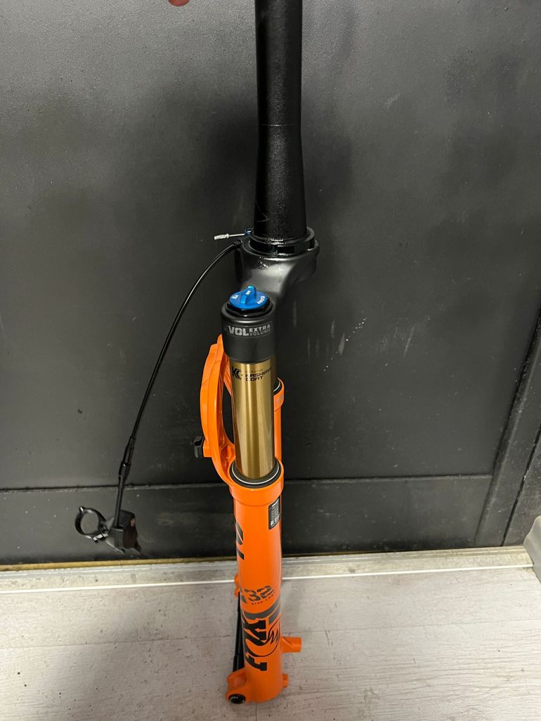 Tweedehands Fox 32 Factory Fork 2025 bike — afbeelding 3 van 8