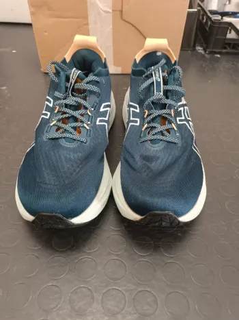 Used Asics Gel Nimbus 27 TR bike — image 8 of 8