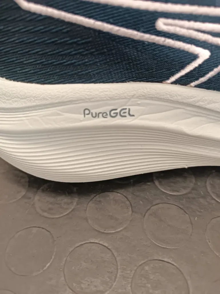 Used Asics Gel Nimbus 27 TR bike — image 2 of 8