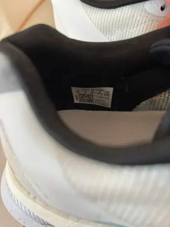 Used Adidas Adizero Boston 13 bike — image 9 of 11