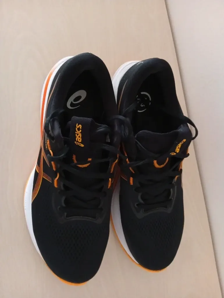 Used Asics Cumulus 28 bike — image 2 of 10