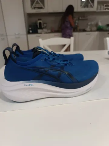 Asics PureGEL Nimbus 27 Running Shoes d'occasion