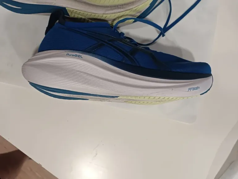 Asics PureGEL Nimbus 27 bike d'occasion — image 8 sur 8