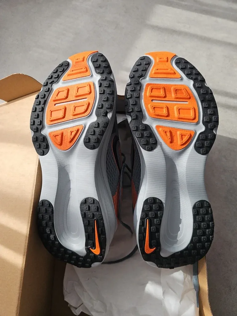 Nike Vomero 18 bike d'occasion — image 8 sur 8