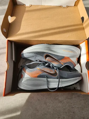Nike Vomero 18 Running Shoes d'occasion
