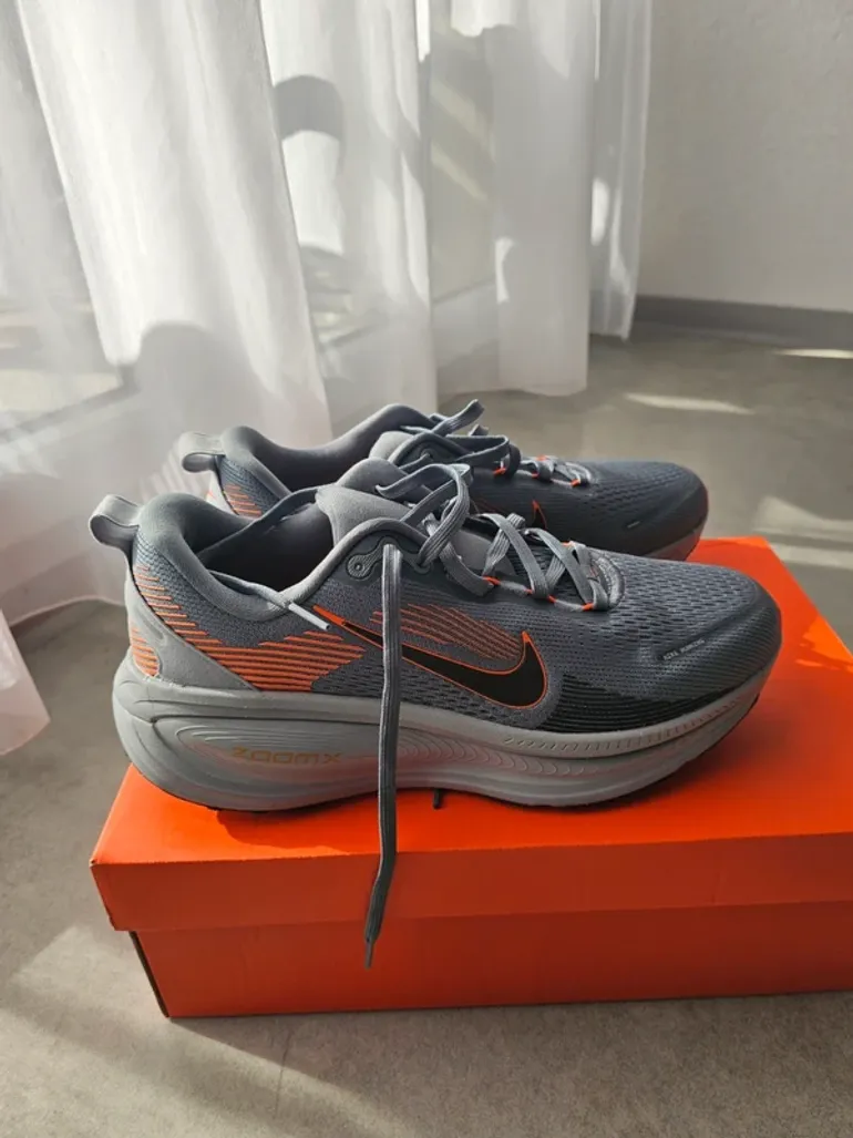 Nike Vomero 18 bike d'occasion — image 3 sur 8