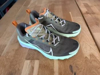 Orange Nike Trail Running Shoes bike d'occasion — image 2 sur 3