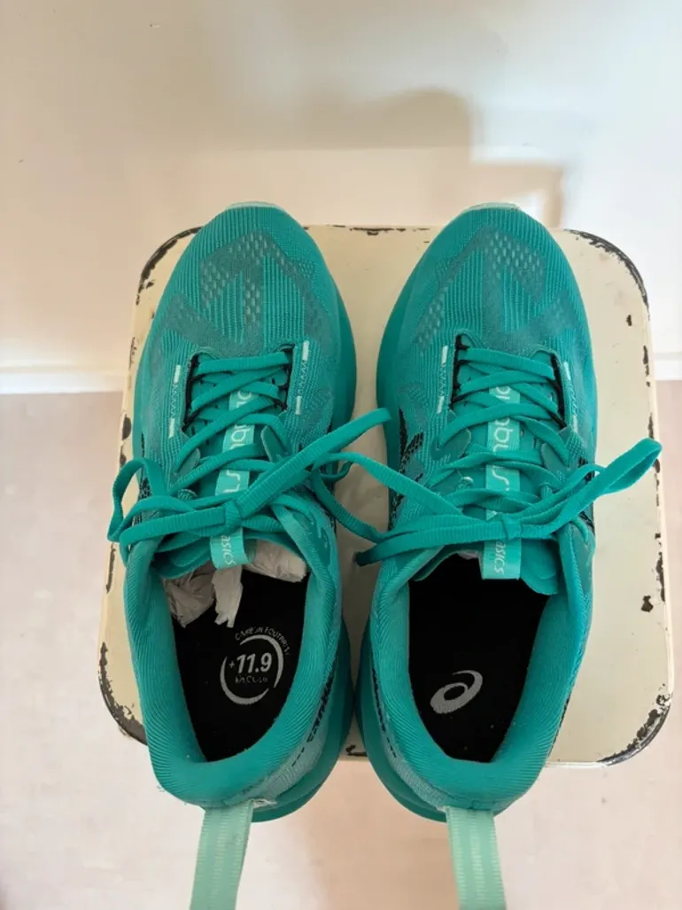 Asics Novablast 5 bike d'occasion — image 9 sur 11