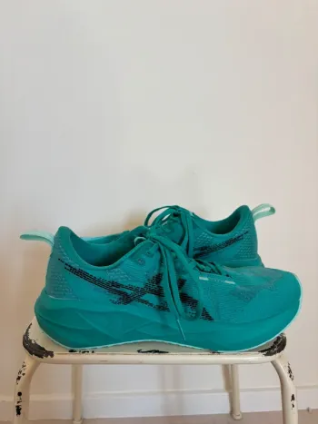 Asics Novablast 5 bike d'occasion — image 7 sur 11
