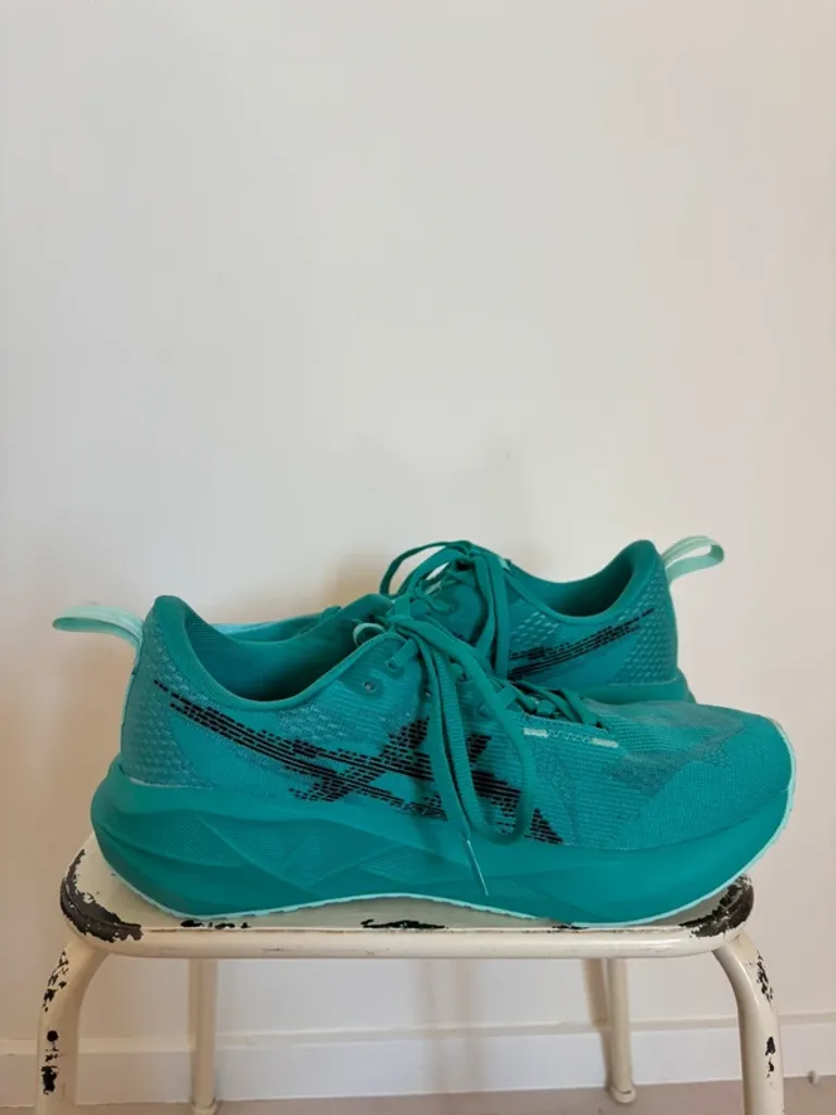 Asics Novablast 5 bike d'occasion — image 7 sur 11
