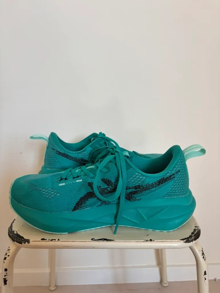 Asics Novablast 5 bike d'occasion — image 8 sur 11