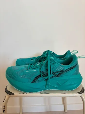 Asics Novablast 5 bike d'occasion — image 4 sur 11