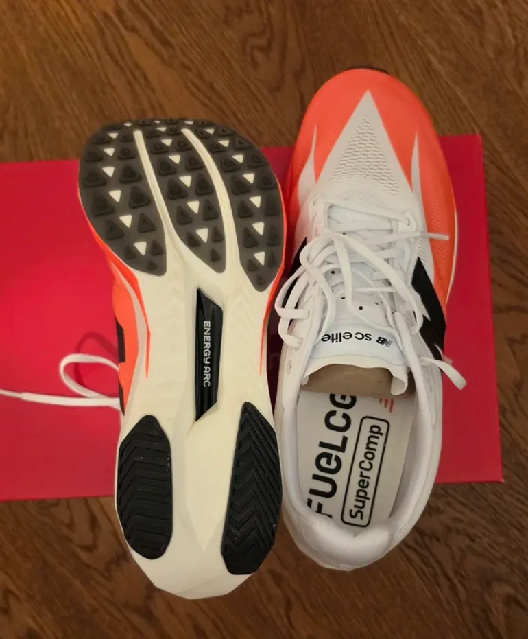 Used New Balance Supercomp Elite V5 bike — image 2 of 5