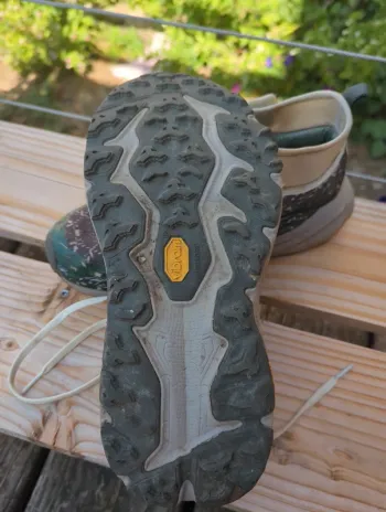 Hoka Speedgoat 6 Mid Goretex bike d'occasion — image 4 sur 5