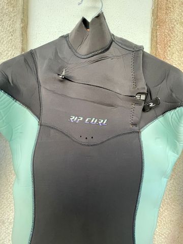 Tweedehands Rip Curl Dawnpatrol Wetsuit 2023 bike — afbeelding 8 van 13