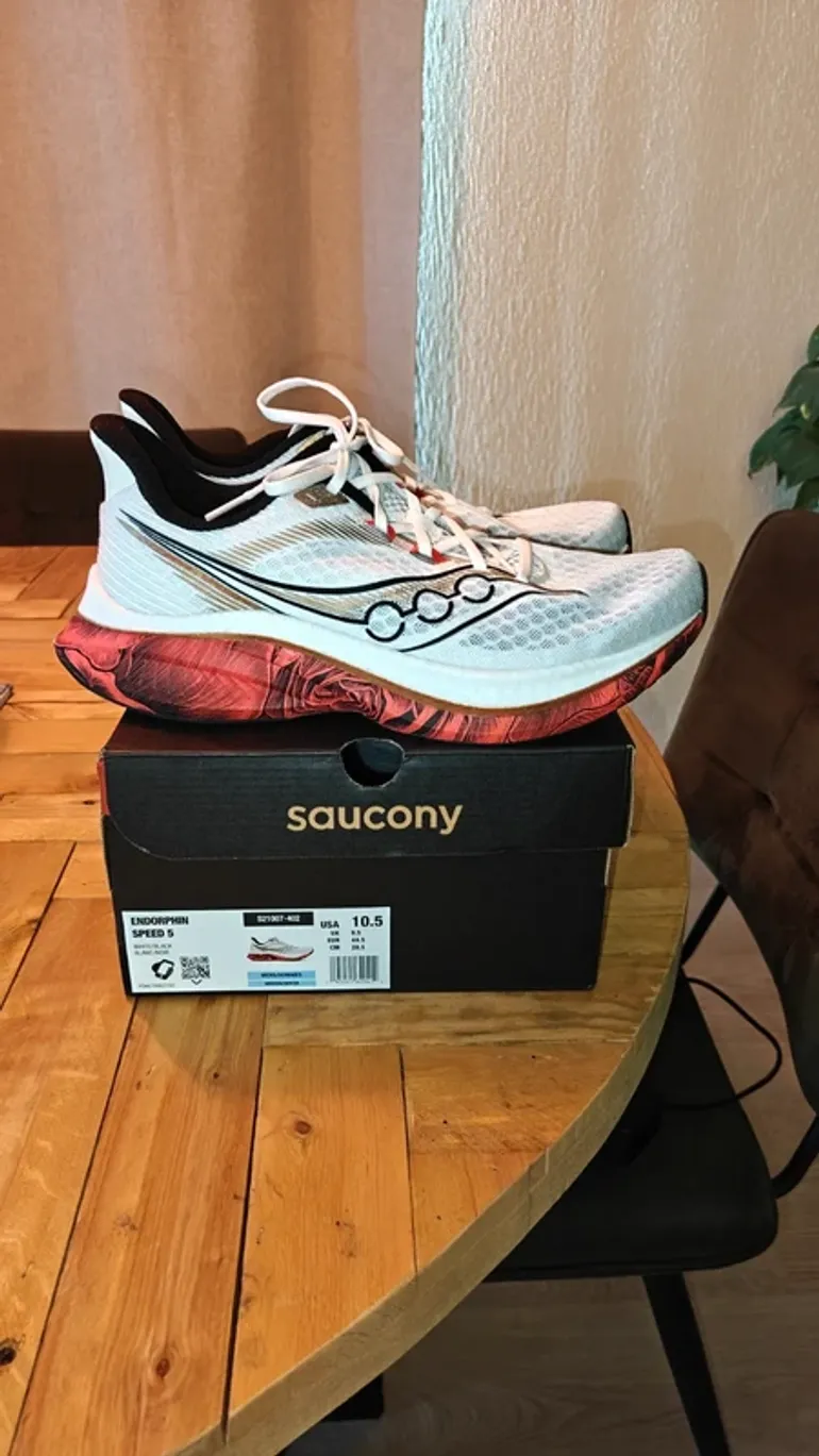 Saucony Endorphin Speed 5 bike d'occasion — image 1 sur 7