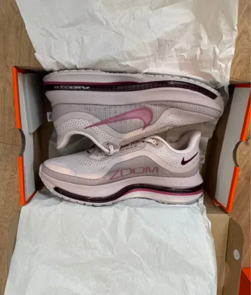 Pegasus Premium Running Shoes d'occasion