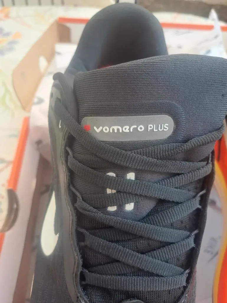 Used Nike Vomero Plus Run bike — image 4 of 12