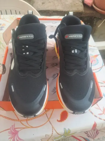 Used Nike Vomero Plus Run bike — image 3 of 12