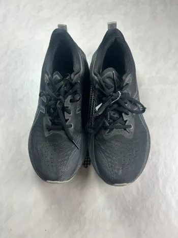 Tweedehands Asics Novablast 4 bike — afbeelding 4 van 8