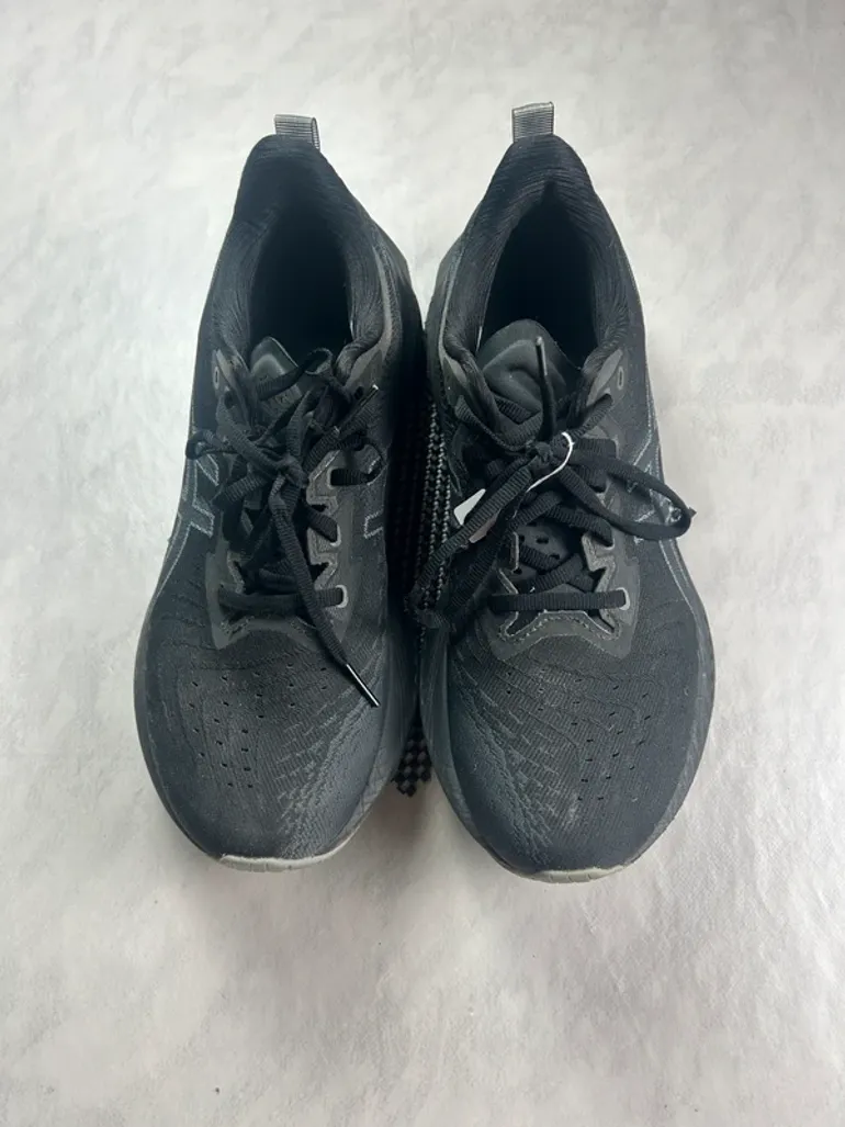 Tweedehands Asics Novablast 4 bike — afbeelding 4 van 8