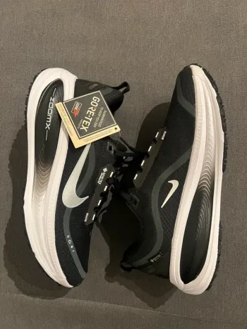 Gebrauchtes Nike Vomero 18 GTX bike — Bild 1 von 3
